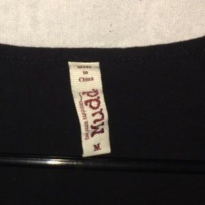 Black crop too long sleeve flowy